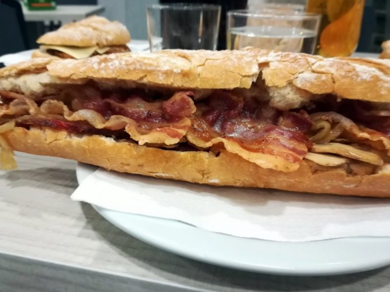 bocatas-salburua-bocadillo-bacon-grande